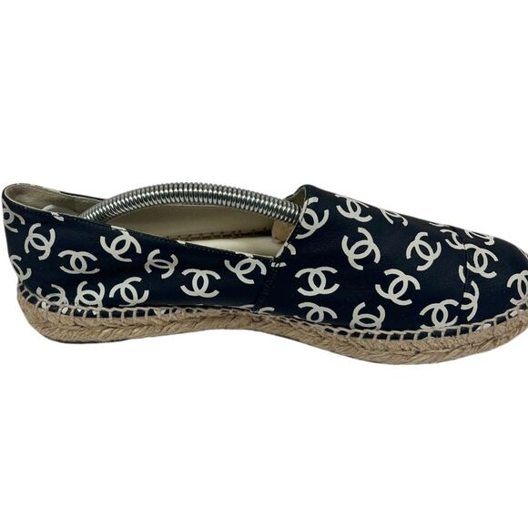 Chanel CC Logo Leather Espadrilles Navy White Monogram Flats Designer Size 40 - Picture 7 of 12